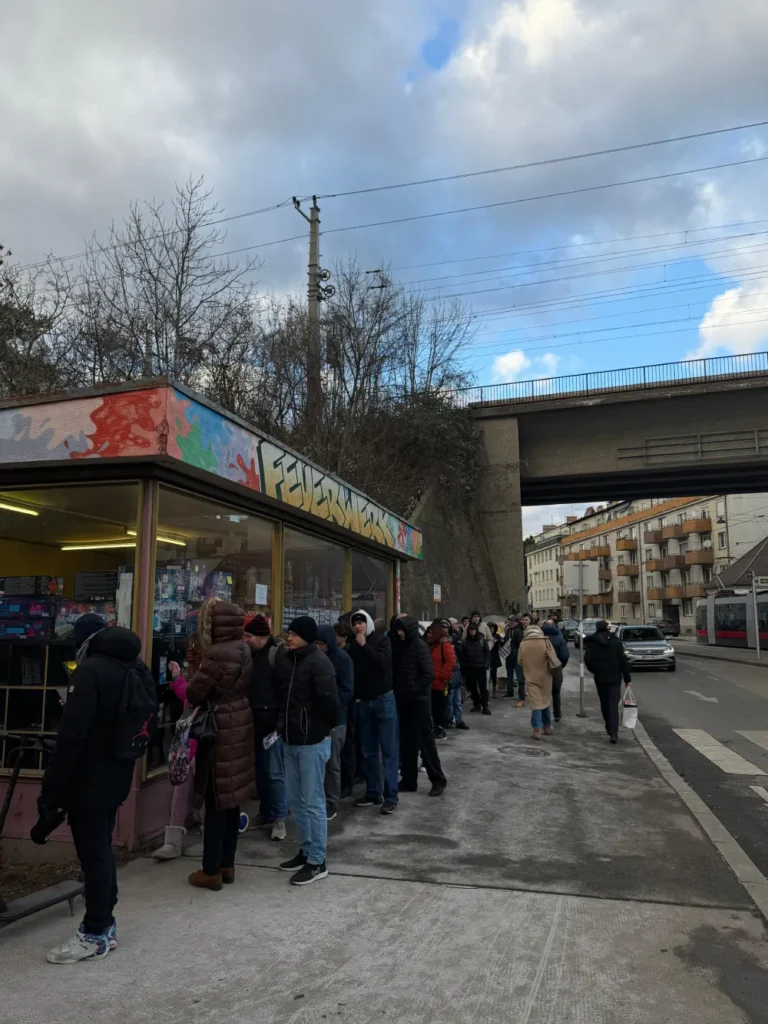 Objektschutz und Crowd Management für einen Pyrotechnik-Shop im 12. Bezirk Wien – Hetzendorfer Straße 59A